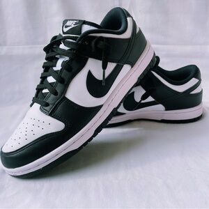 Nike Dunk Low Panda Women’s Sz. 10 Mens Sz. 8.5 DD1503-101 Black/White